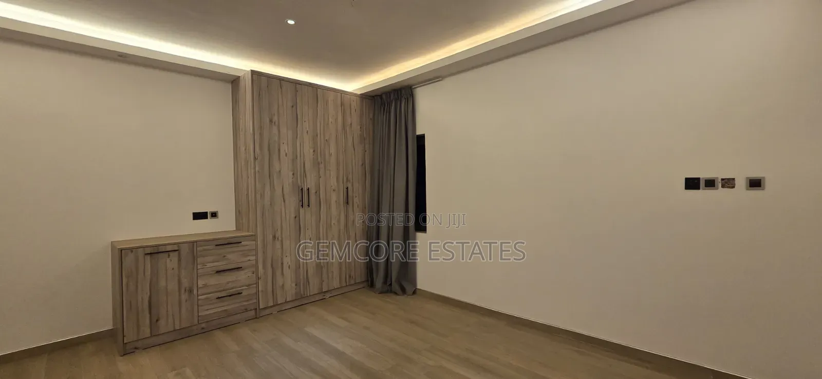 5bdrm House in East Legon Hills, School Junction for sale
