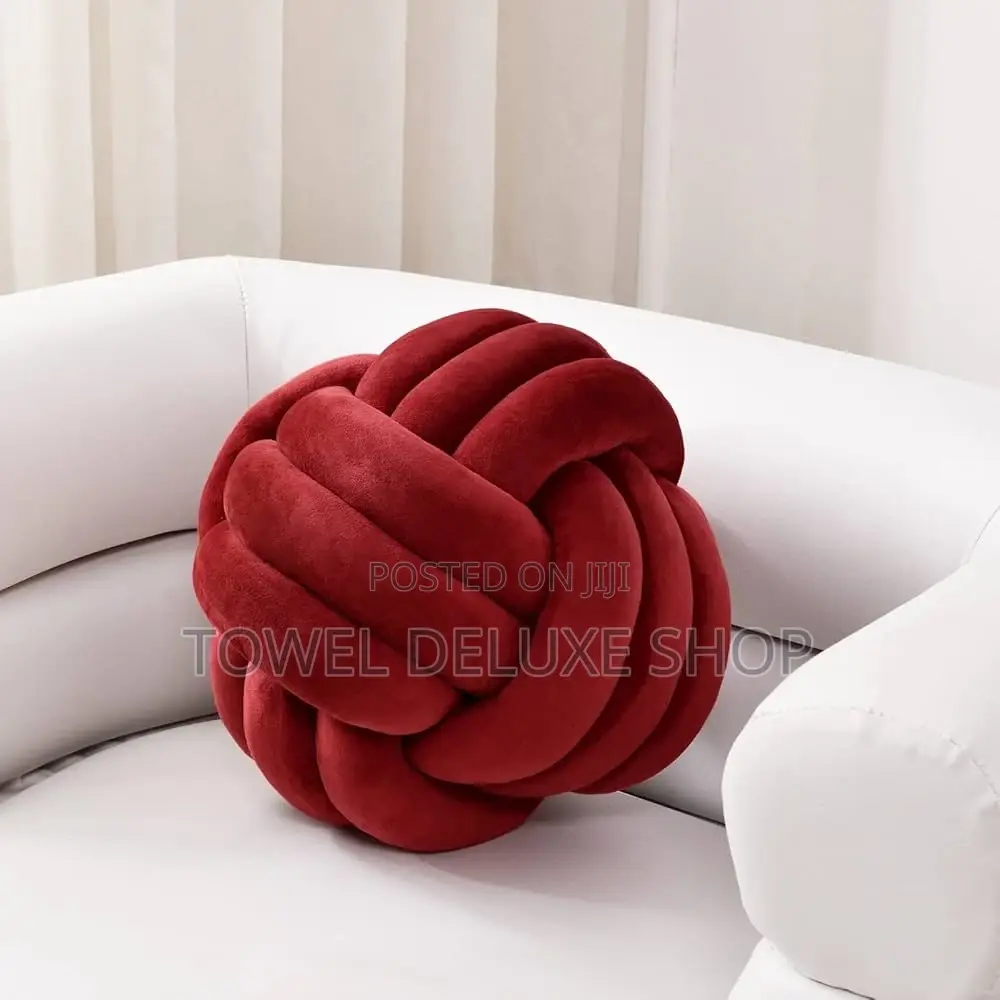 Knotted Pillows