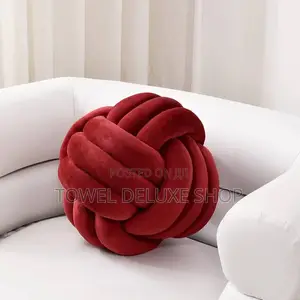 Knotted Pillows