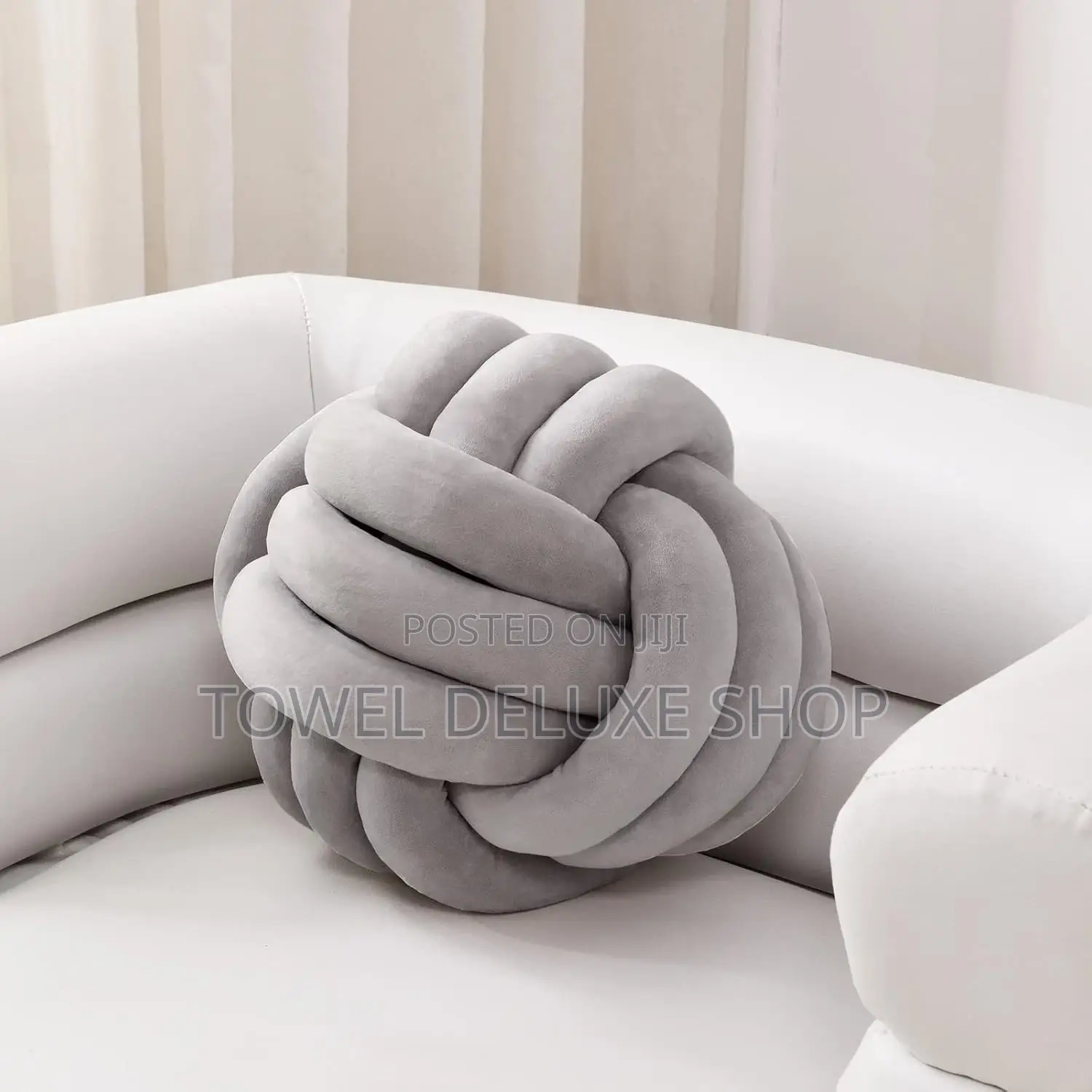 Knotted Pillows