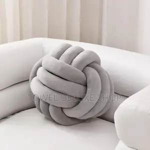 Knotted Pillows