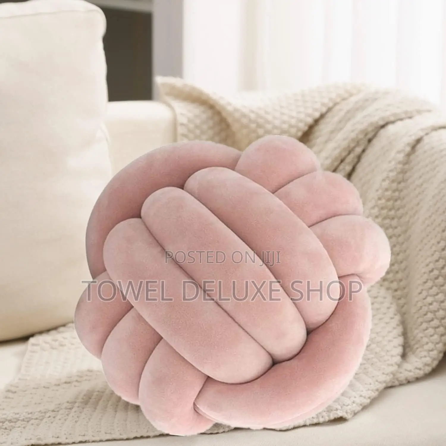 Knotted Pillows