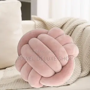 Knotted Pillows
