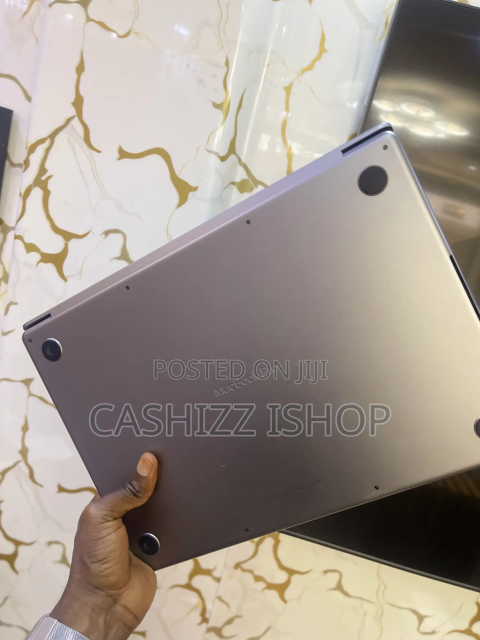 Laptop Apple MacBook Pro 2021 M1 16GB Apple M1 Pro SSD 1T