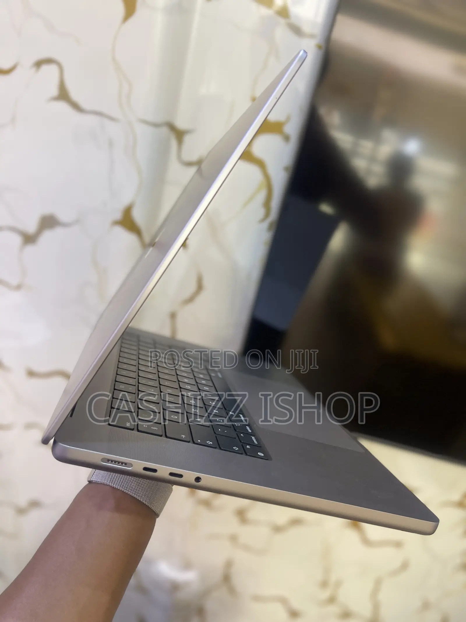 Laptop Apple MacBook Pro 2021 M1 16GB Apple M1 Pro SSD 1T