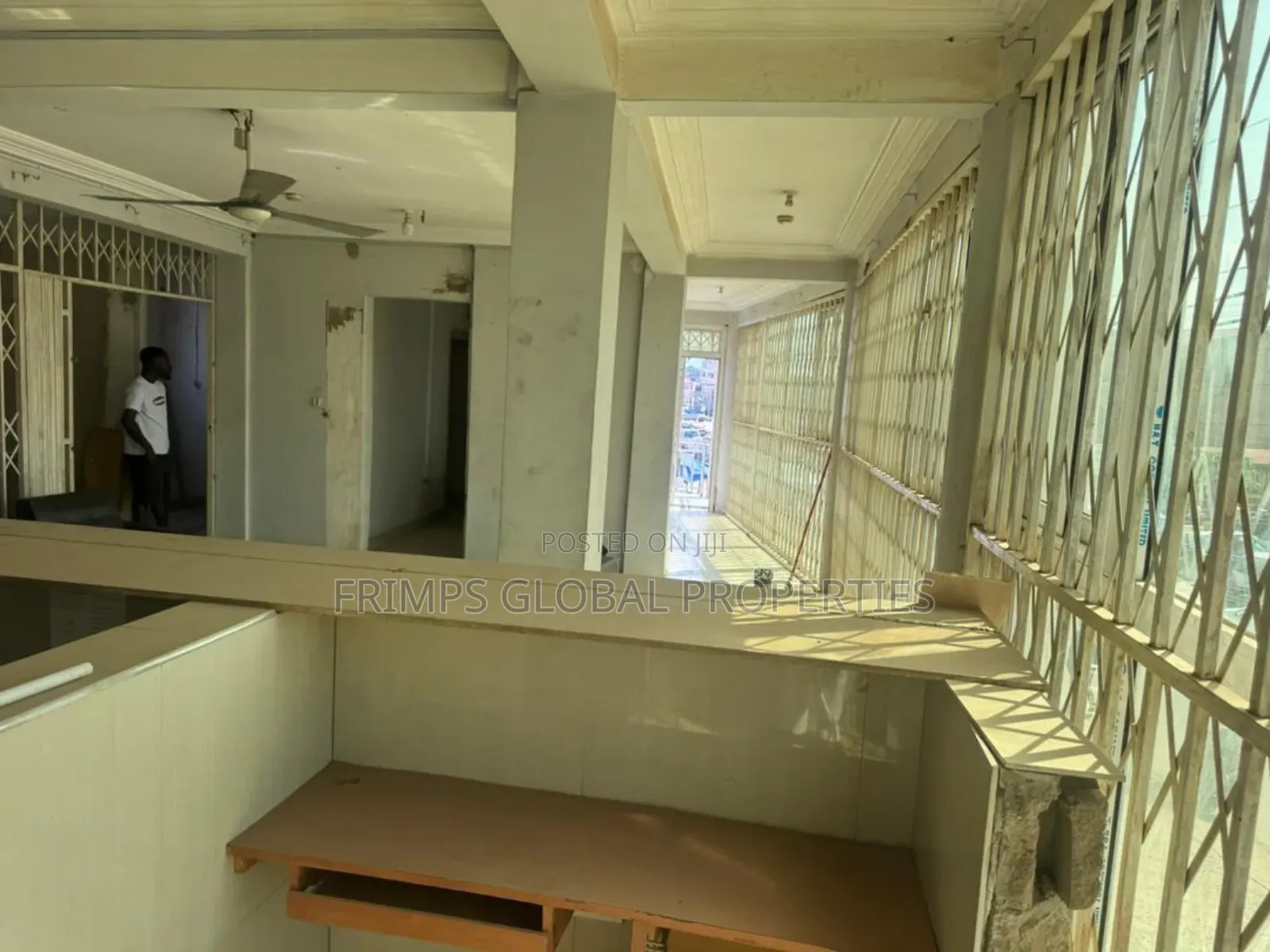 3 In One Office Space In Dome. Market For Rent. Ent