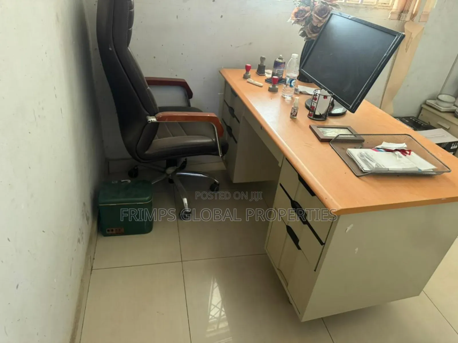 3 In One Office Space In Dome. Market For Rent. Ent
