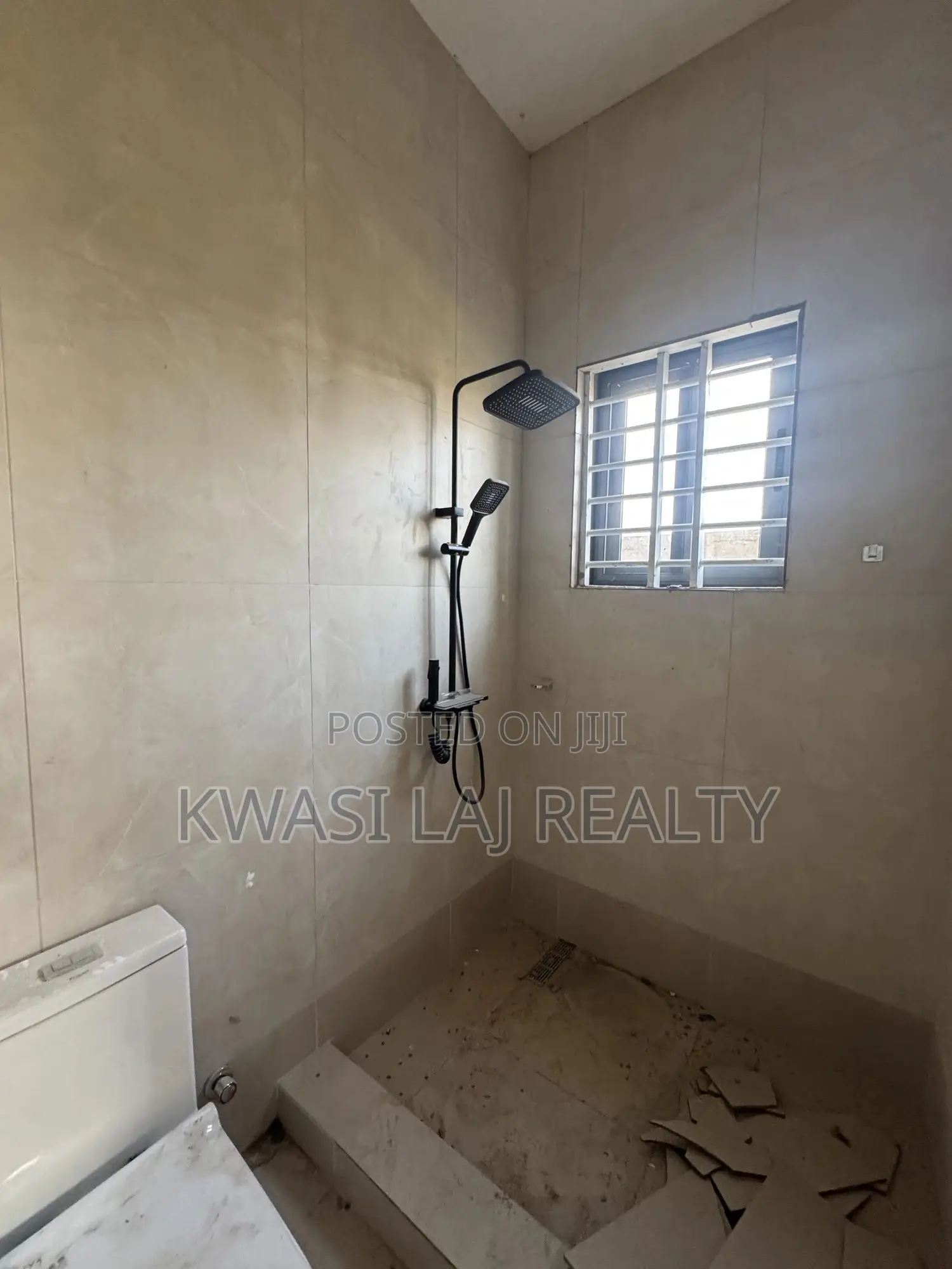 3bdrm House in Sonitra, Pokuase for sale