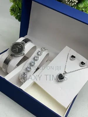Gucci Stainless Steel Watches With Accessories
