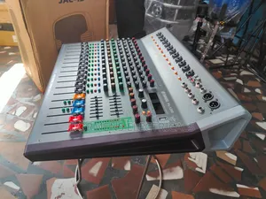 Yamaha Pa-1200 12 Channel Powered Mixer