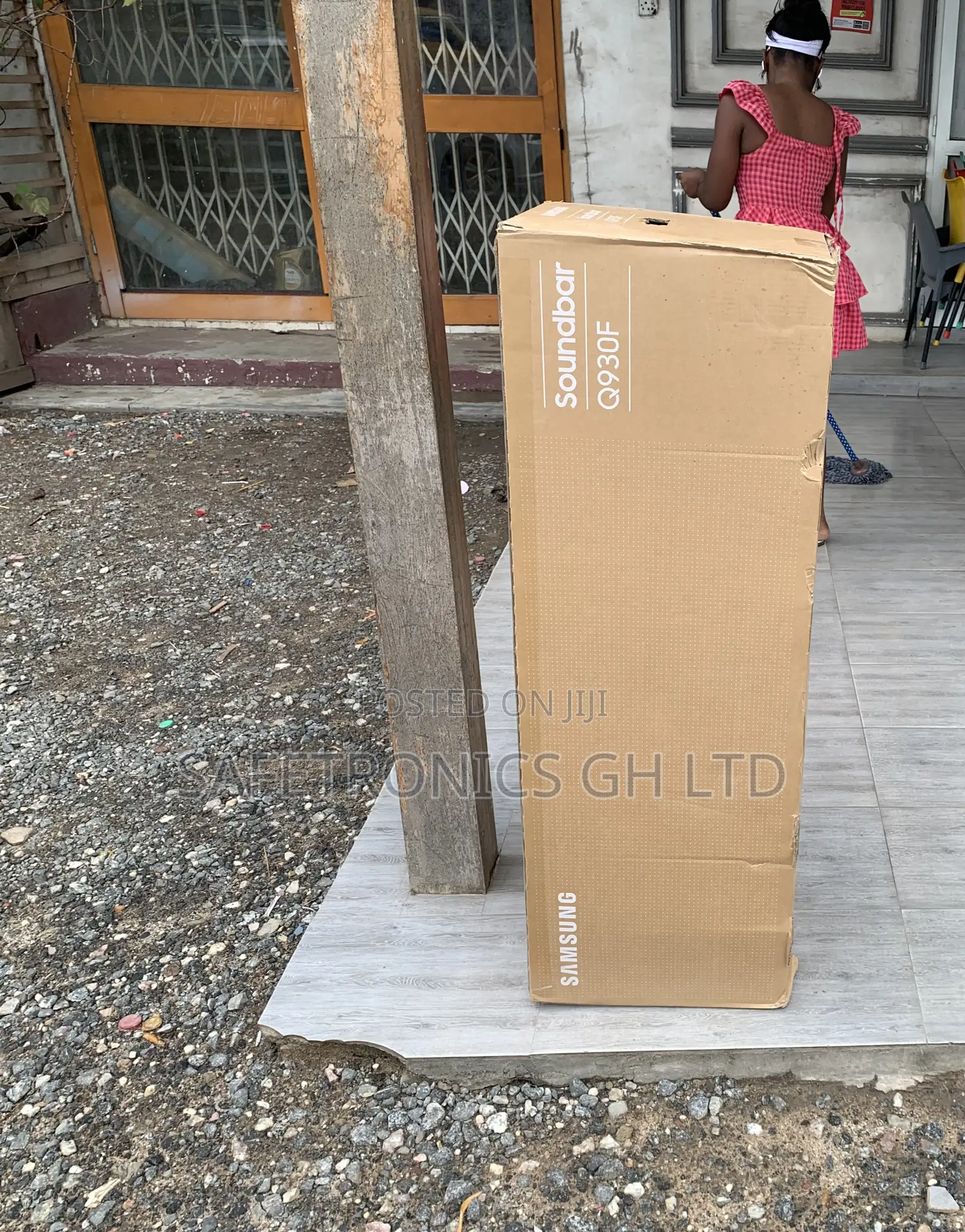 Get Ultra Sleek Q-Series Soundbar Hw-Q930f 9.1.4 Ch Samsung