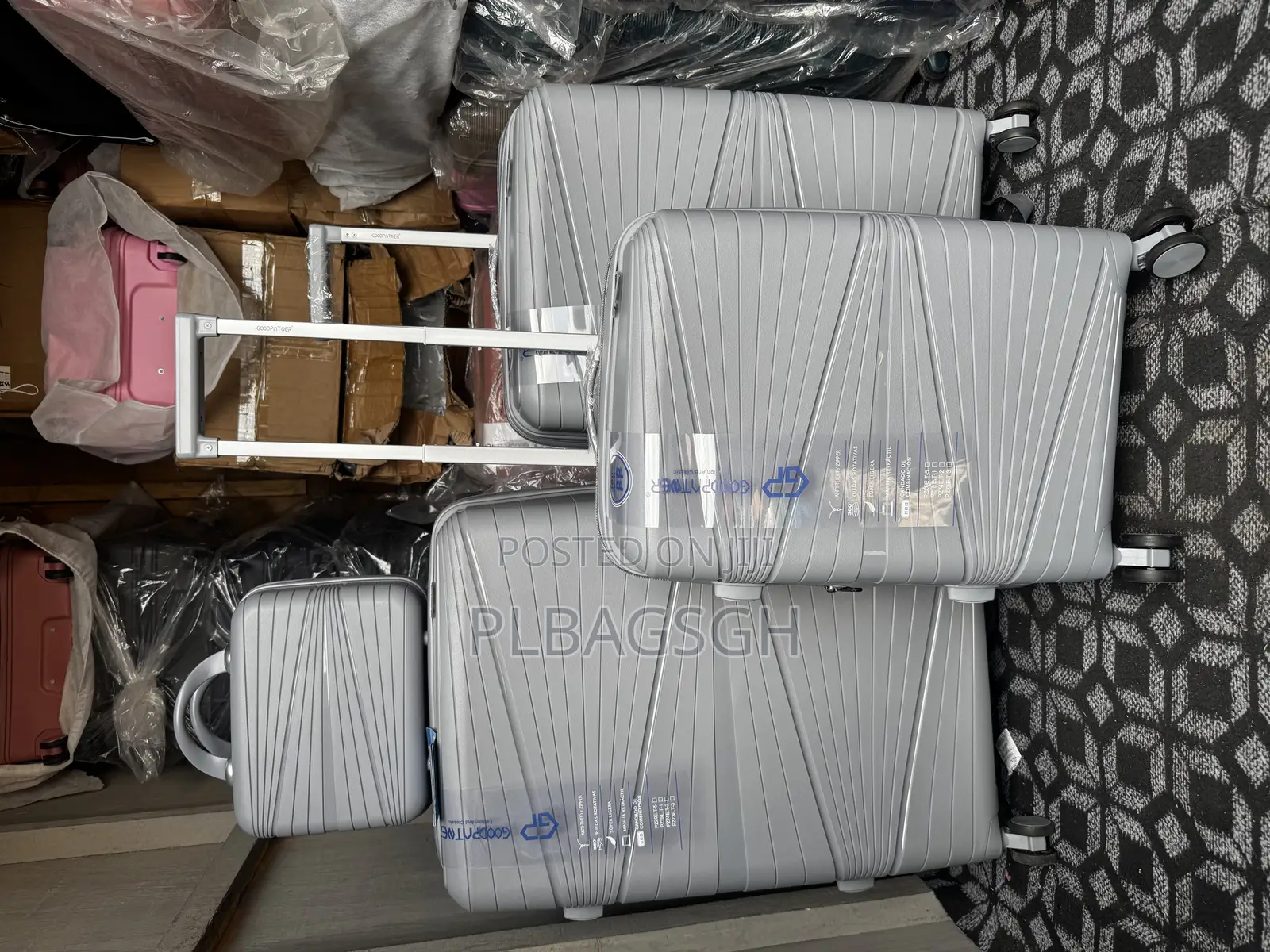 Four in One Luxury Luggage Large,Medium Small and Cosmetic