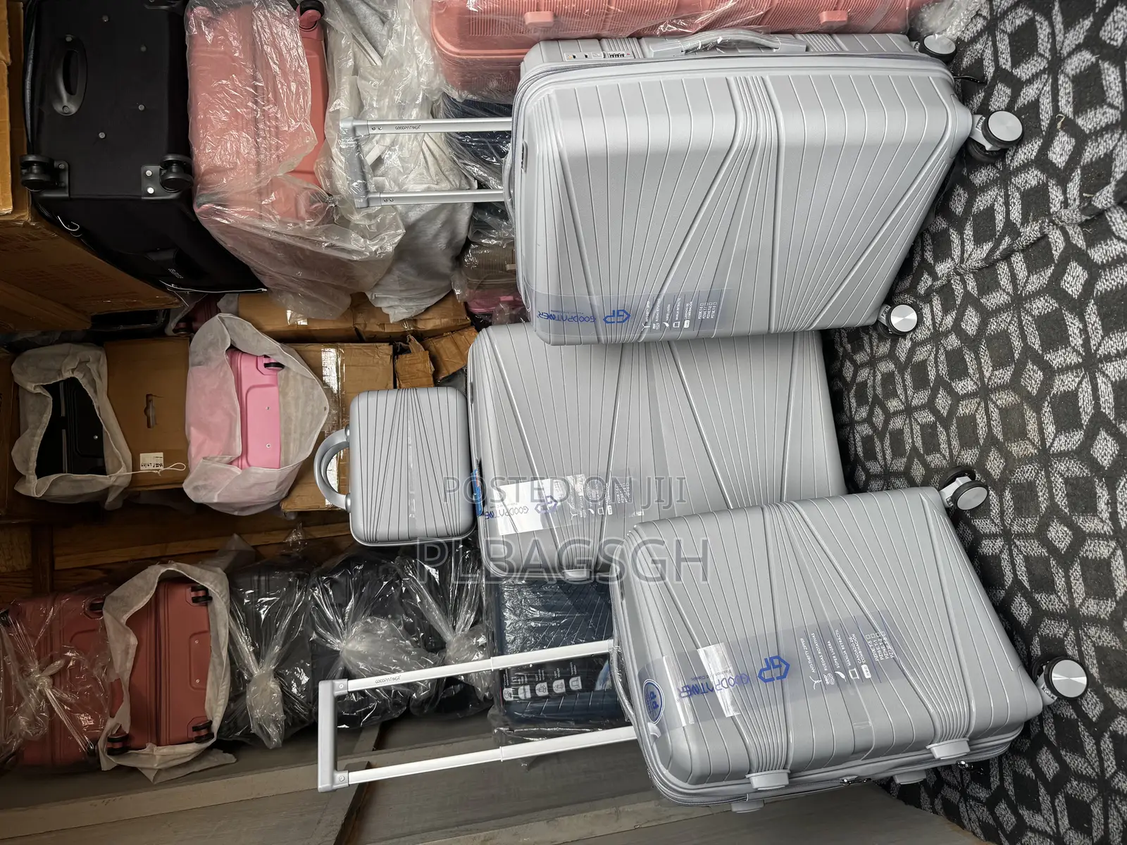 Four in One Luxury Luggage Large,Medium Small and Cosmetic