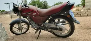 Honda CB 2017 Red