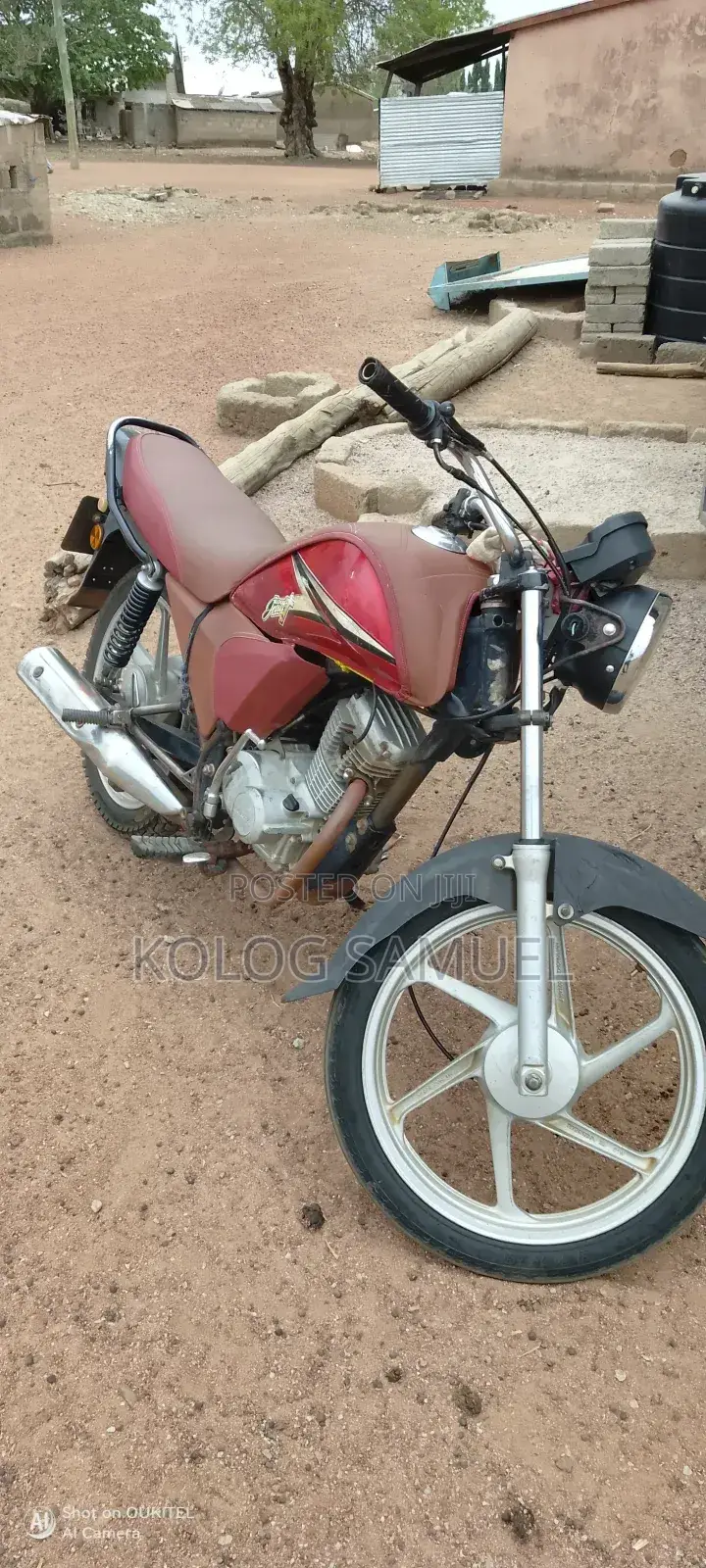 Honda CB 2017 Red