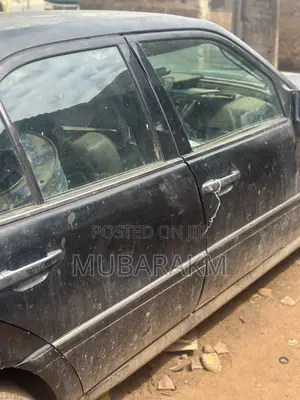 Mercedes-Benz C200 2000 Black
