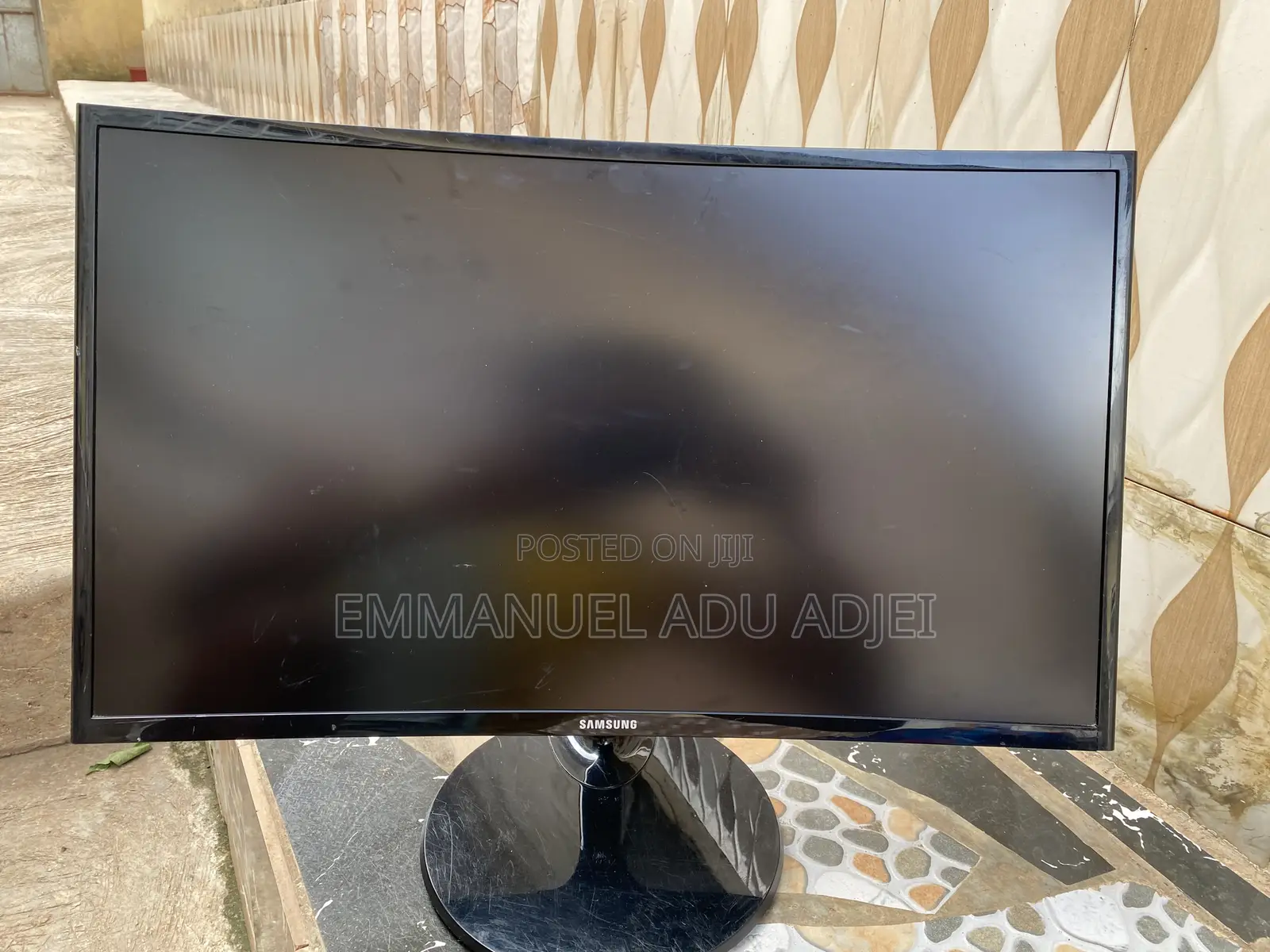 27” Curved Samsung Monitor