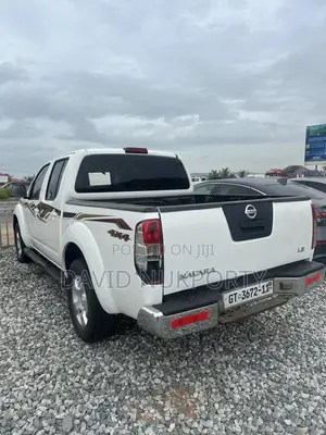 Nissan Navara 2010 White