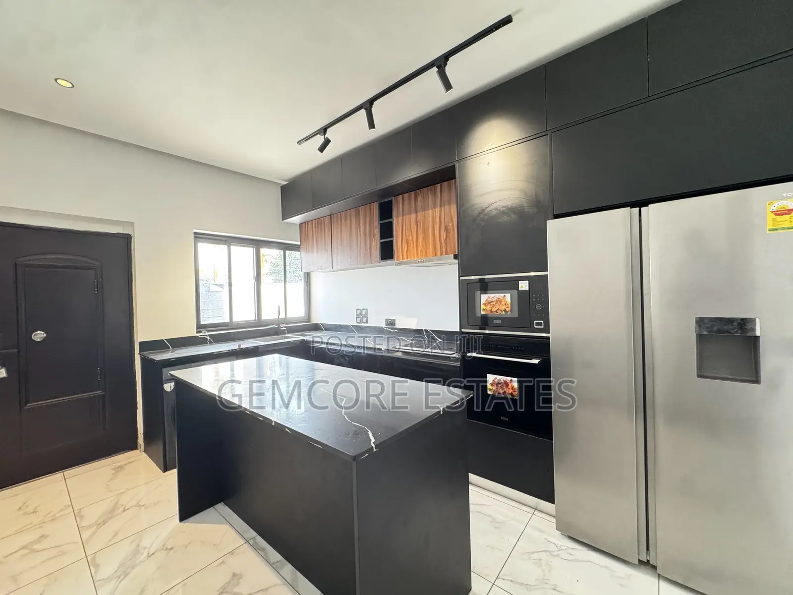4bdrm House in School Junction, Ashaley Botwe for rent