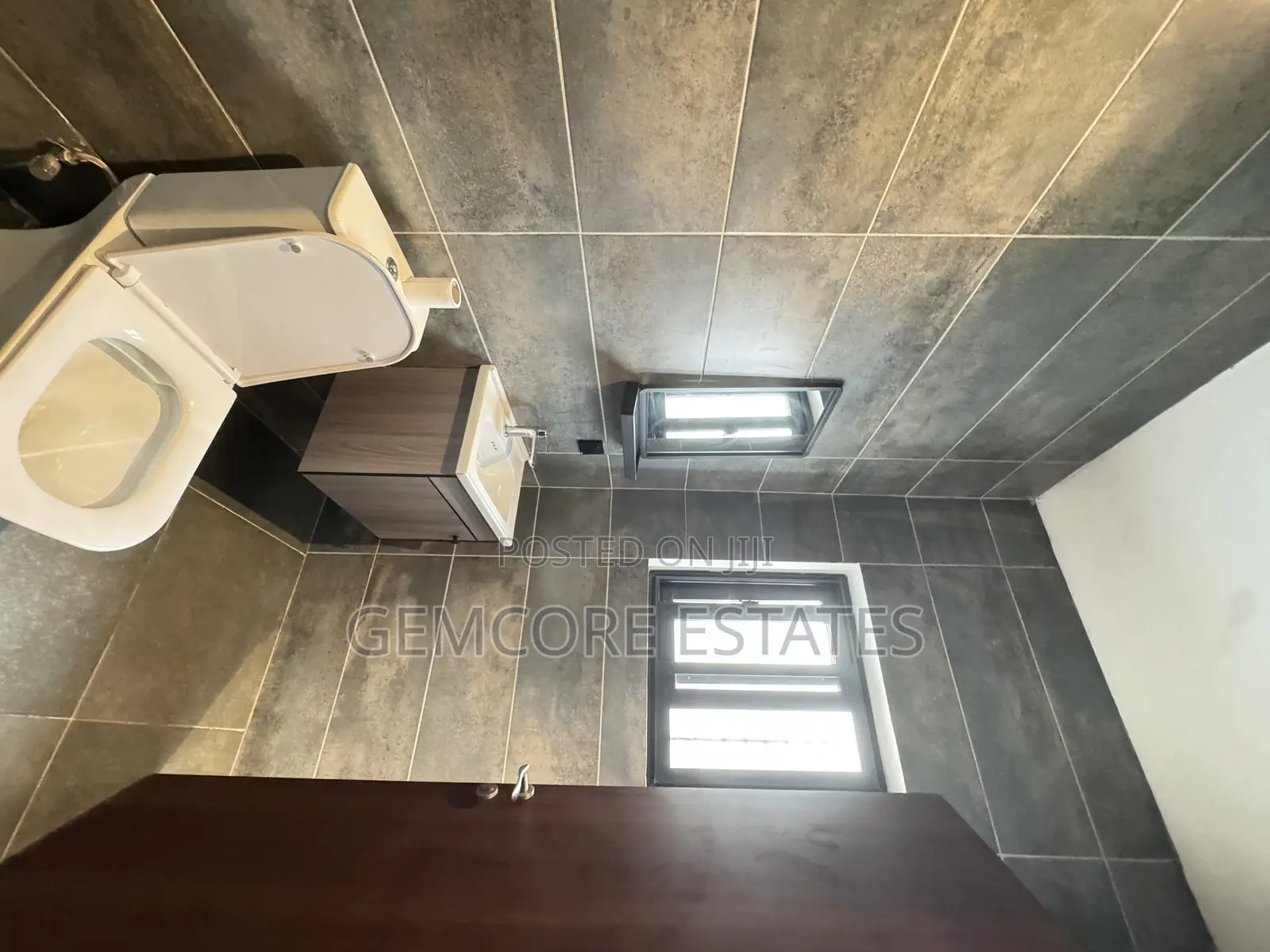 4bdrm House in School Junction, Ashaley Botwe for rent
