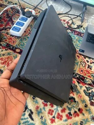 Play Station 4 Slim (Ps4)
