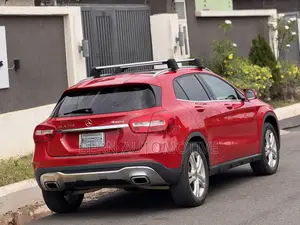 Mercedes-Benz GLA 250 2018 Red
