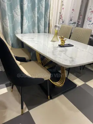 Authentic and Well Designed 6 Seater Dining Set
