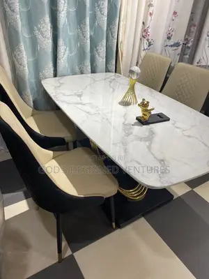 Authentic and Well Designed 6 Seater Dining Set