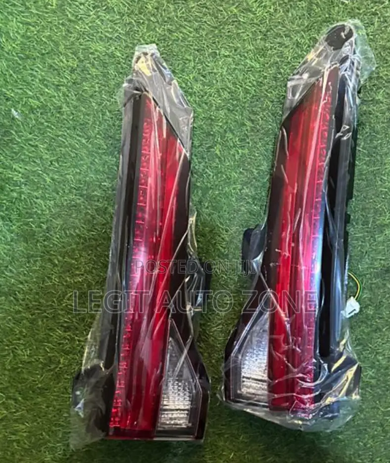 Mitsubishi Outlander 2022,2023,2024,2025, Taillights Pair Available