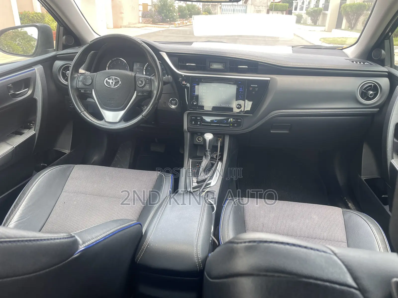 Toyota Corolla SE 4dr Sedan (1.8L 4cyl CVT) 2017 Blue