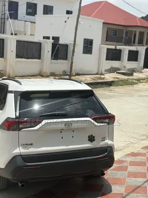 Toyota RAV4 2019 White