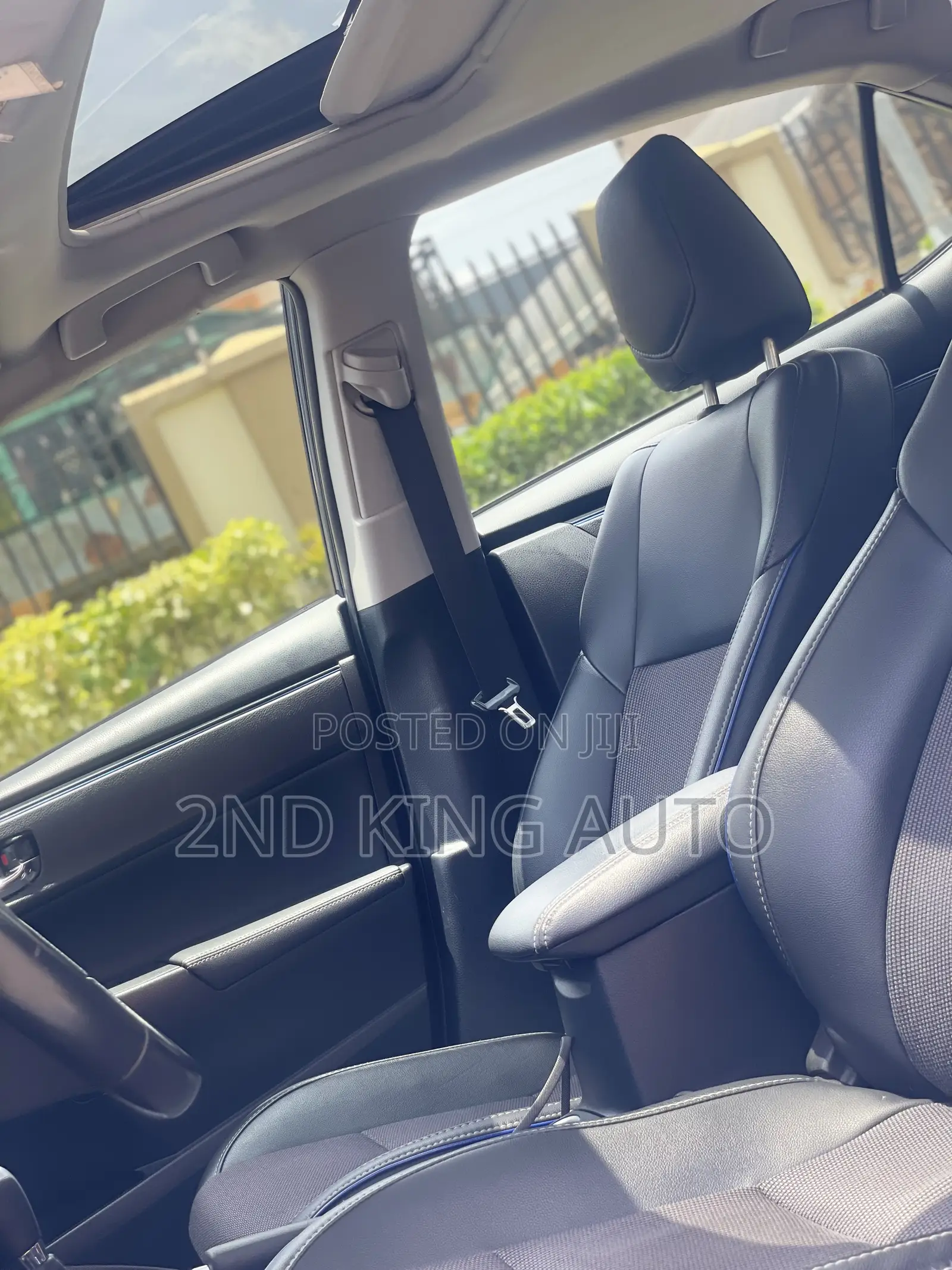 Toyota Corolla SE 4dr Sedan (1.8L 4cyl CVT) 2017 Blue