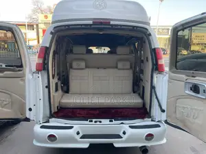 GMC Savana 2014 White