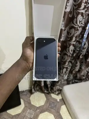 Apple iPhone 16e 128 GB Black
