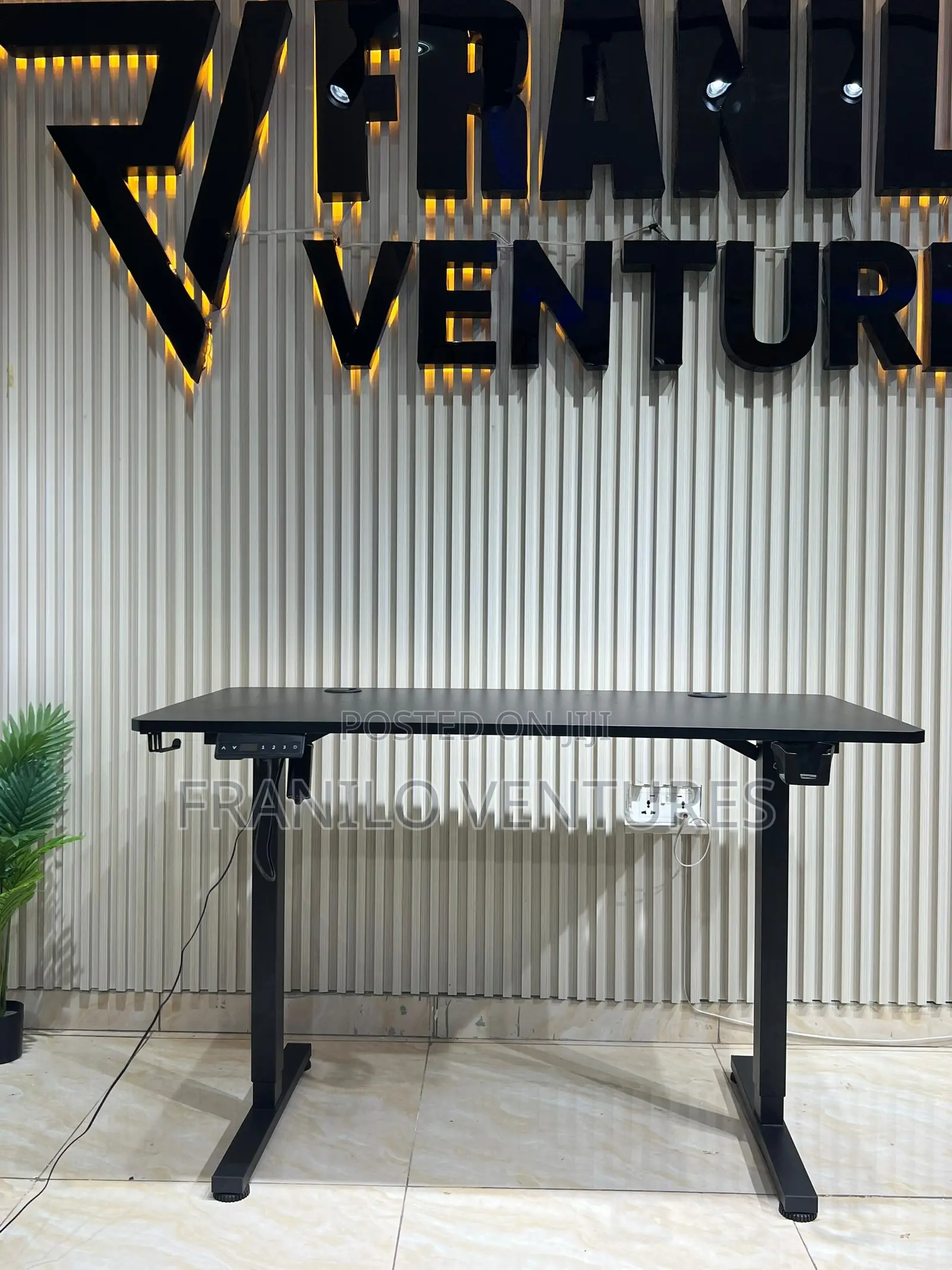 Electric Height Adjustable /Standing Desk