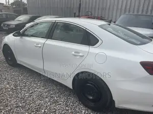 Kia Forte EX 2021 White