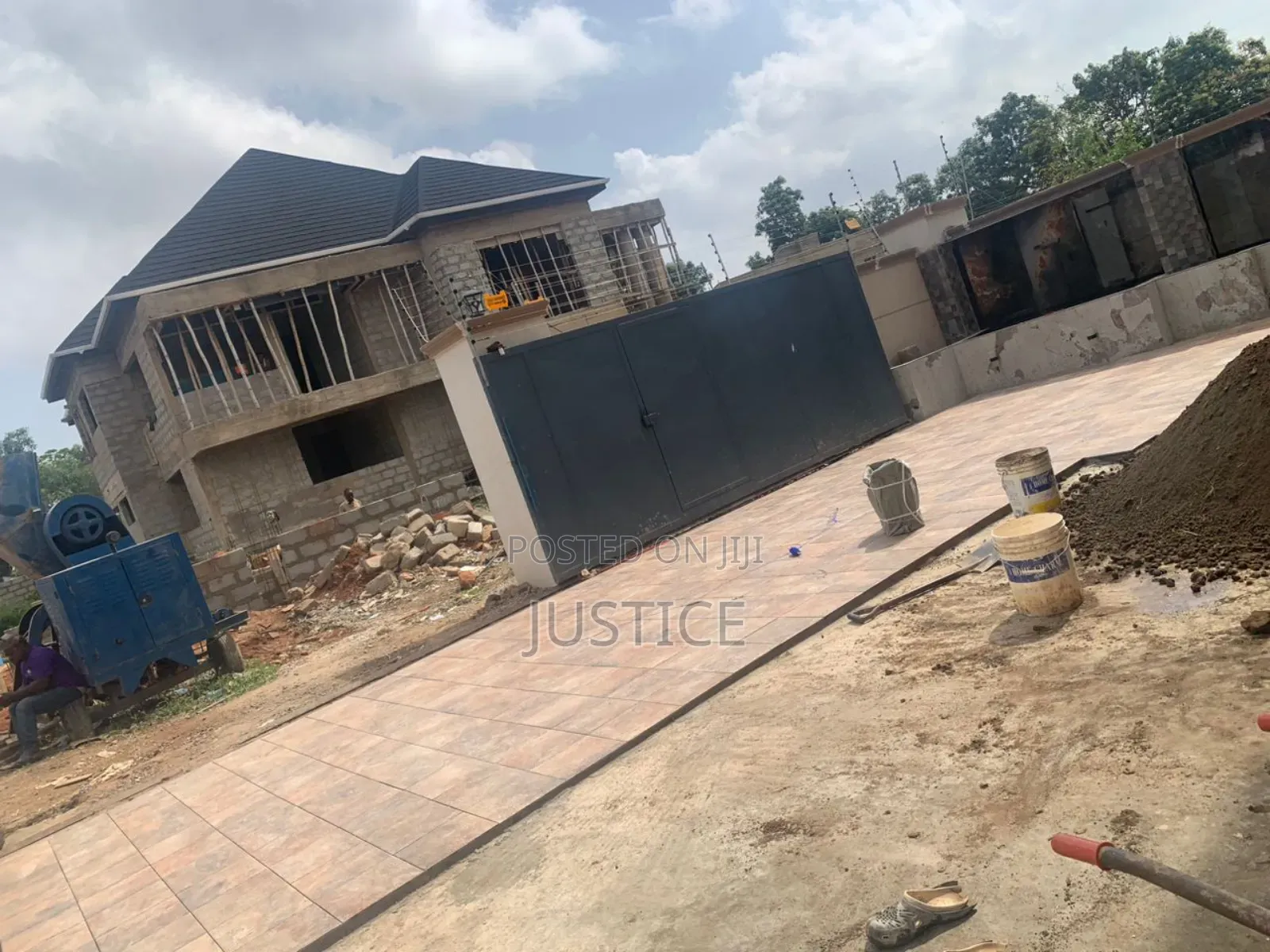 5bdrm Duplex in Kwabenya for sale