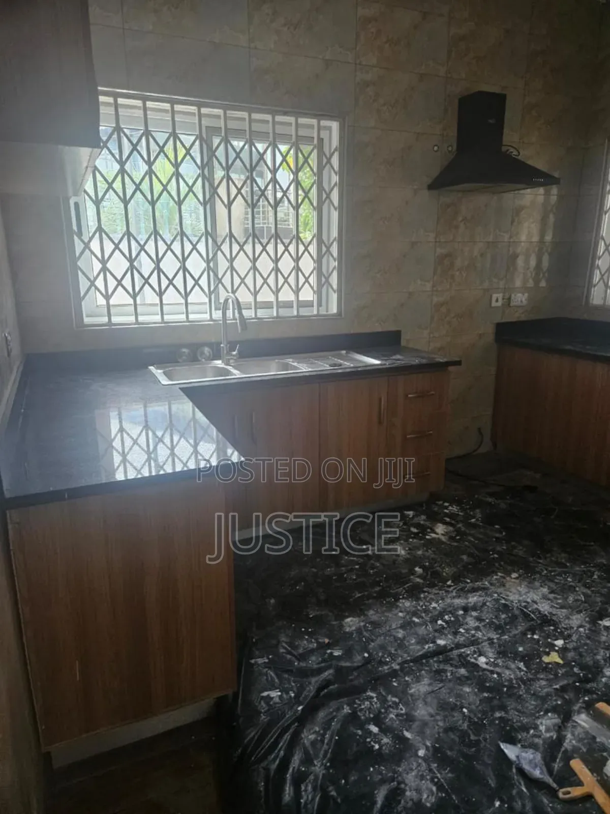 3bdrm House in Roman Ridge, Shopping Arcade Area for rent