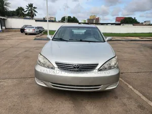 Toyota Camry LE 4dr Sedan (2.4L 4cyl 4A) 2004 Gray