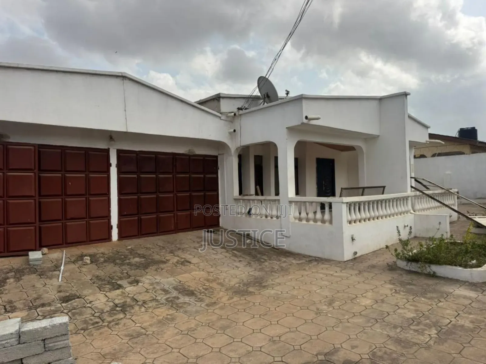 5bdrm House in Tantra Hills, Ola Achool Area for rent