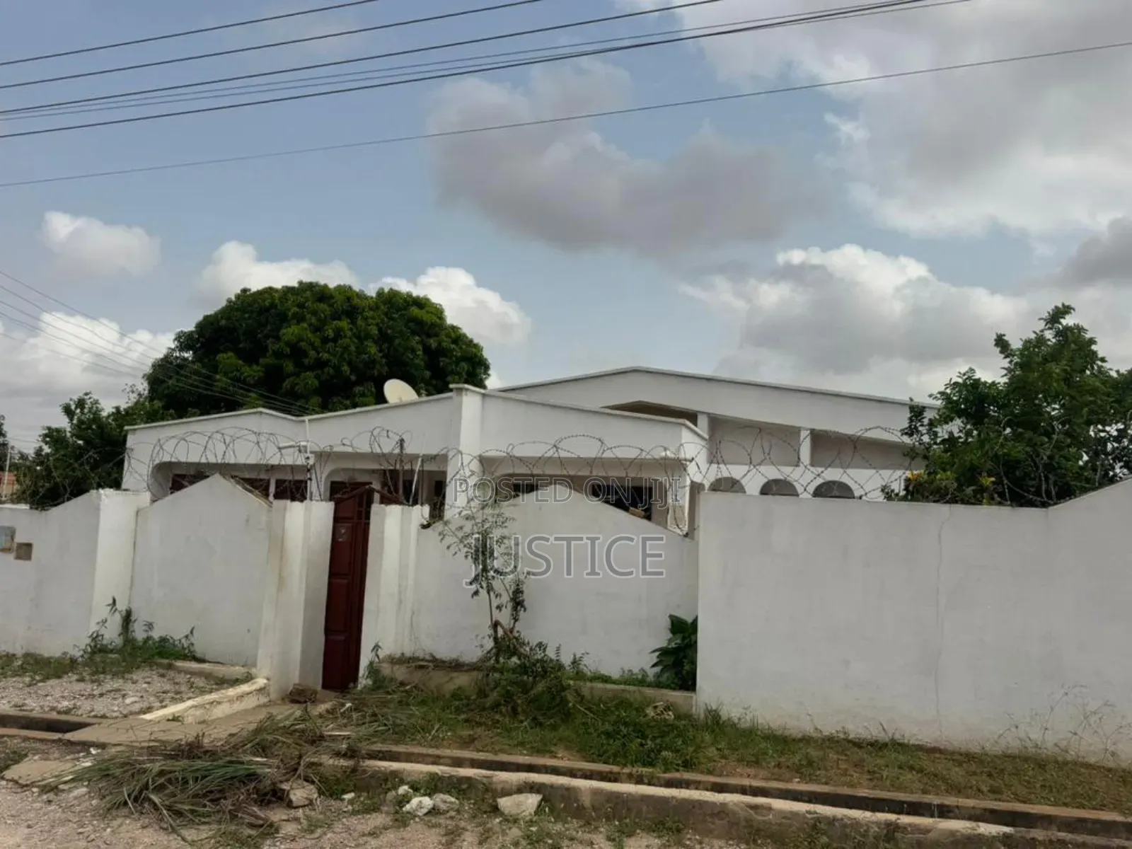 5bdrm House in Tantra Hills, Ola Achool Area for rent