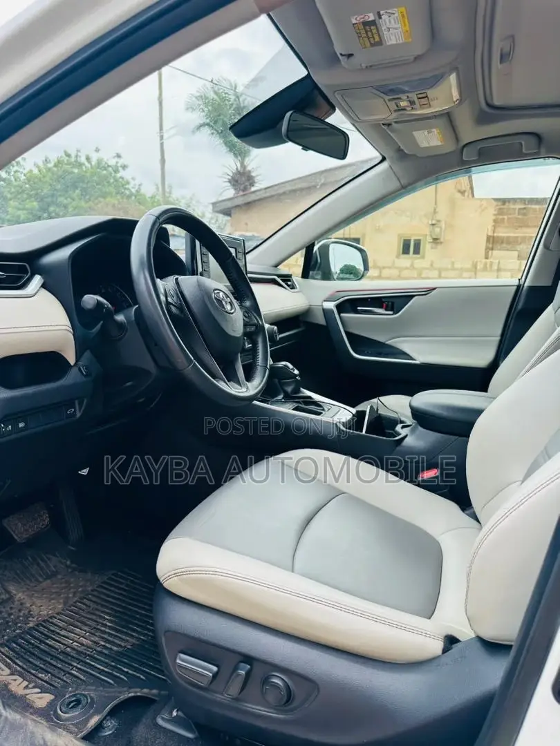 Toyota RAV4 2020 White