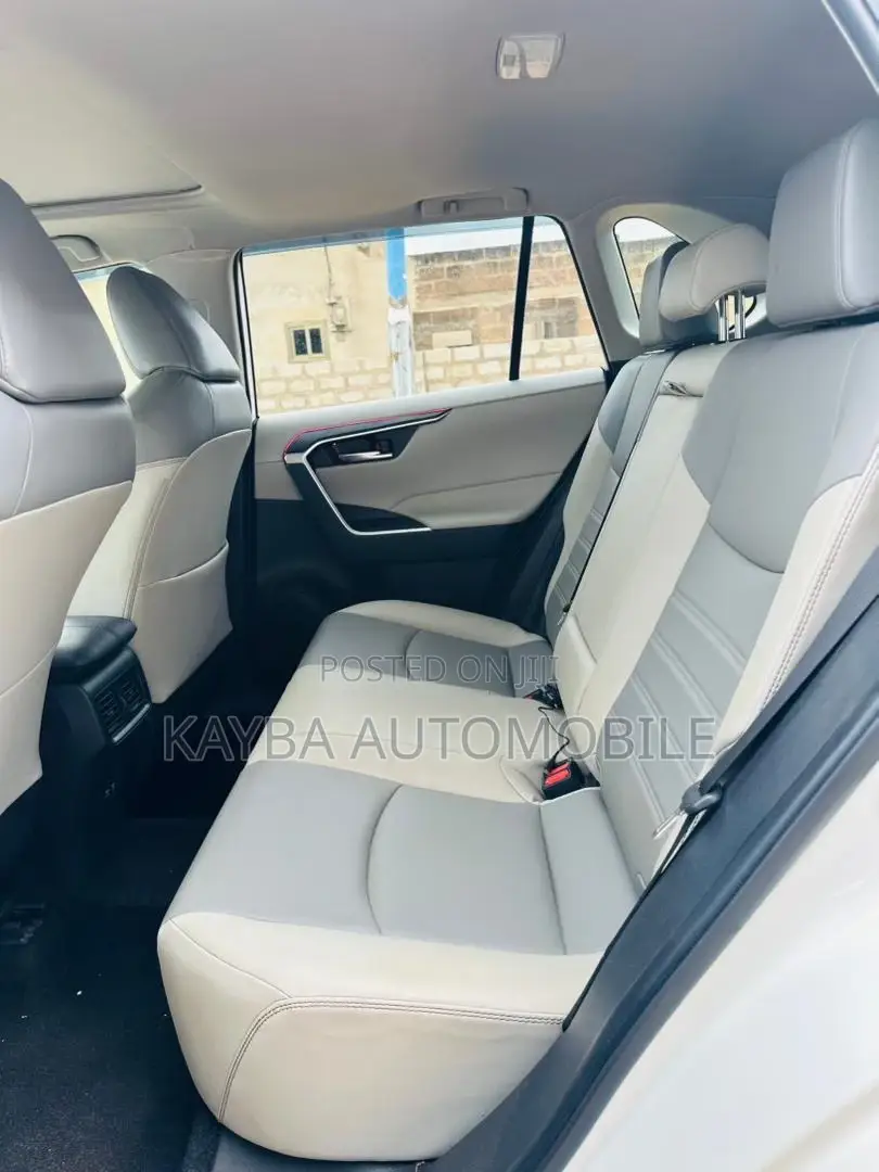 Toyota RAV4 2020 White