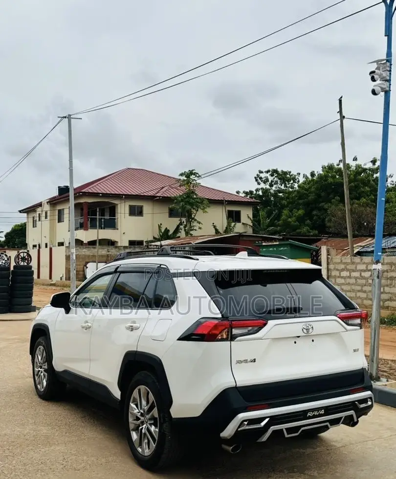 Toyota RAV4 2020 White