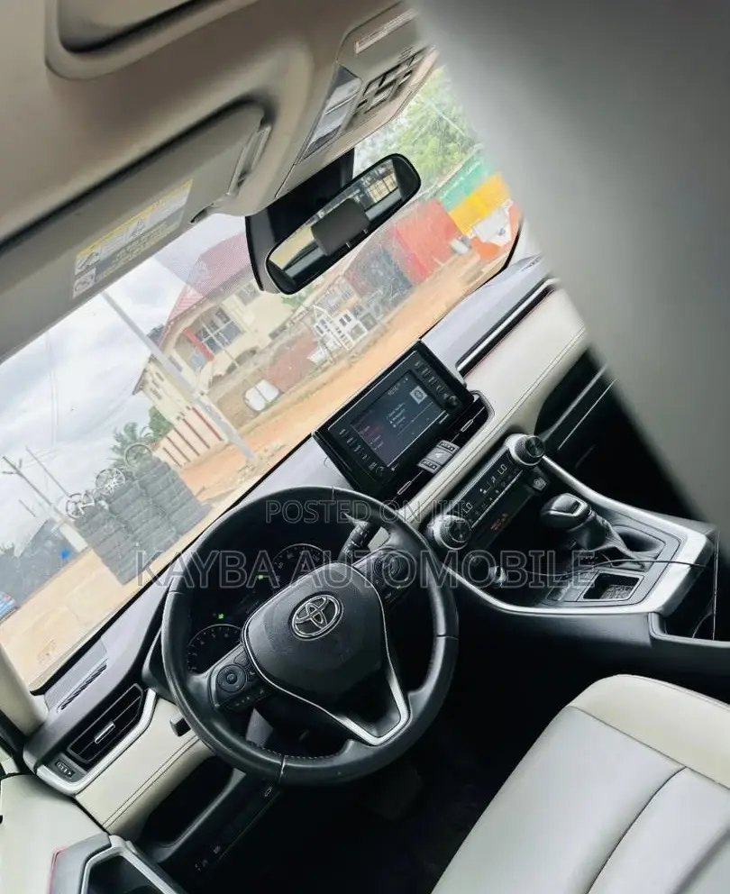 Toyota RAV4 2020 White
