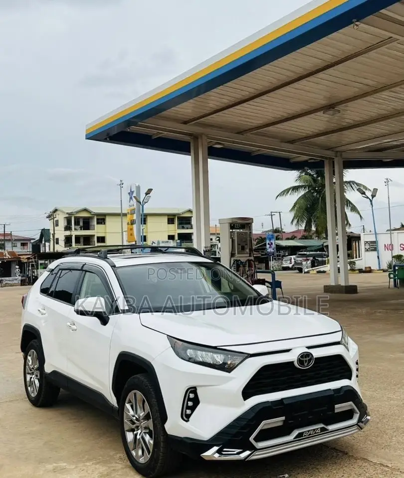 Toyota RAV4 2020 White