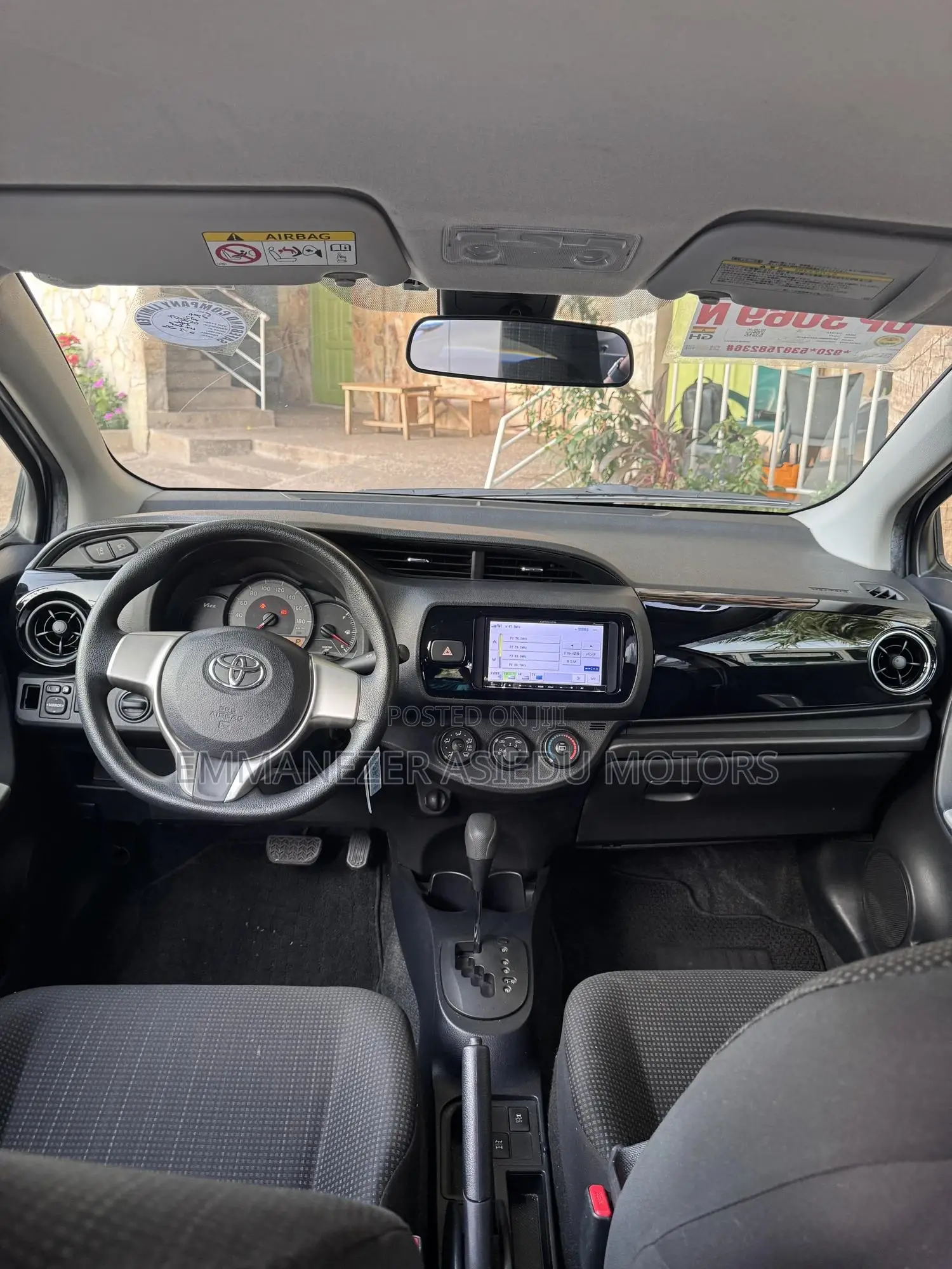 Toyota Vitz 1.3 AWD 5dr 2015 Silver