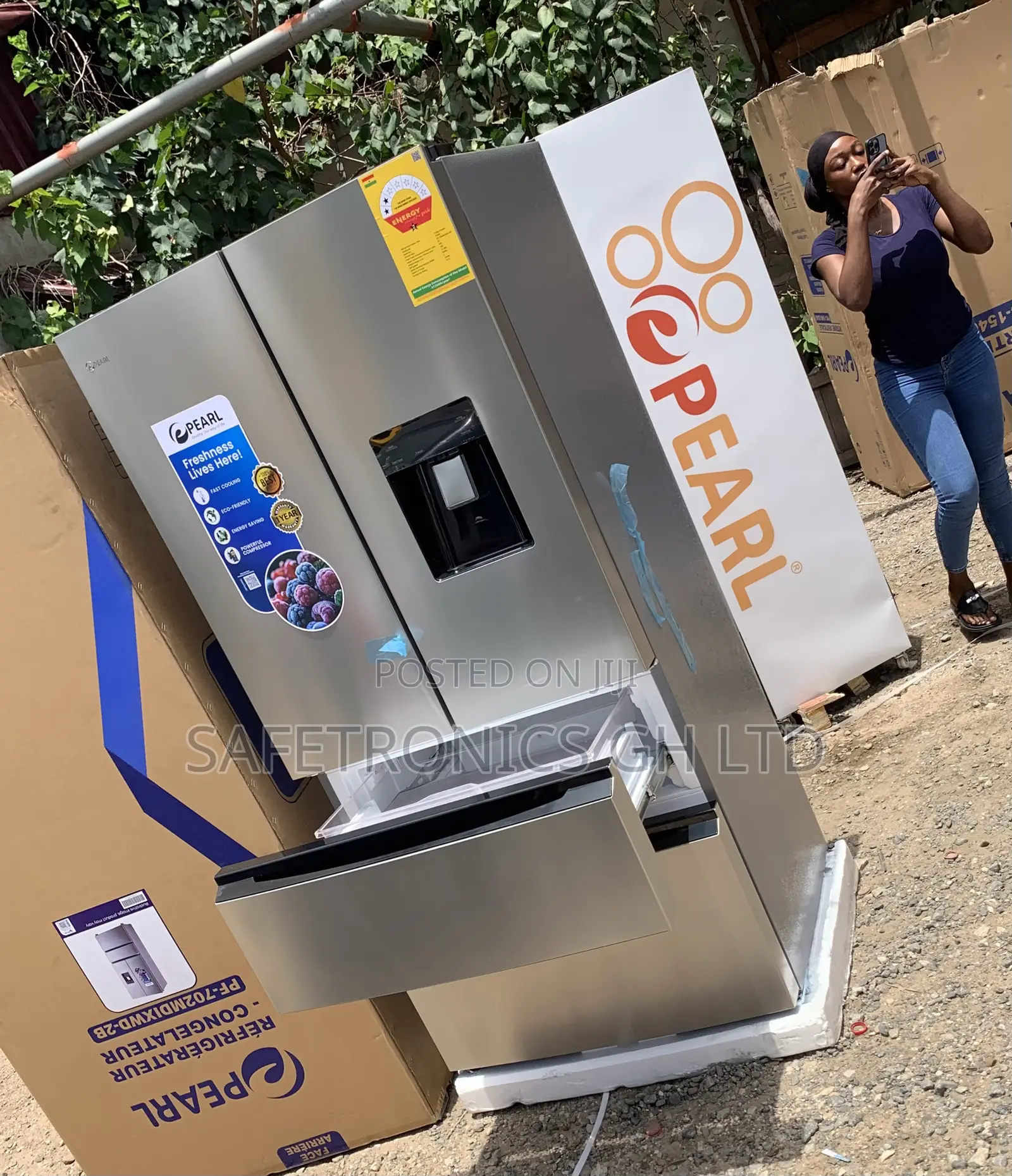 Kindly Buy Pearl Pf-702mdixwd-2b Is a 531-Liter, 4-Door Bottom Freezer