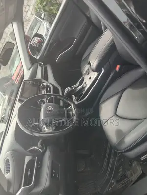 Toyota Highlander LE AWD 2023 Black