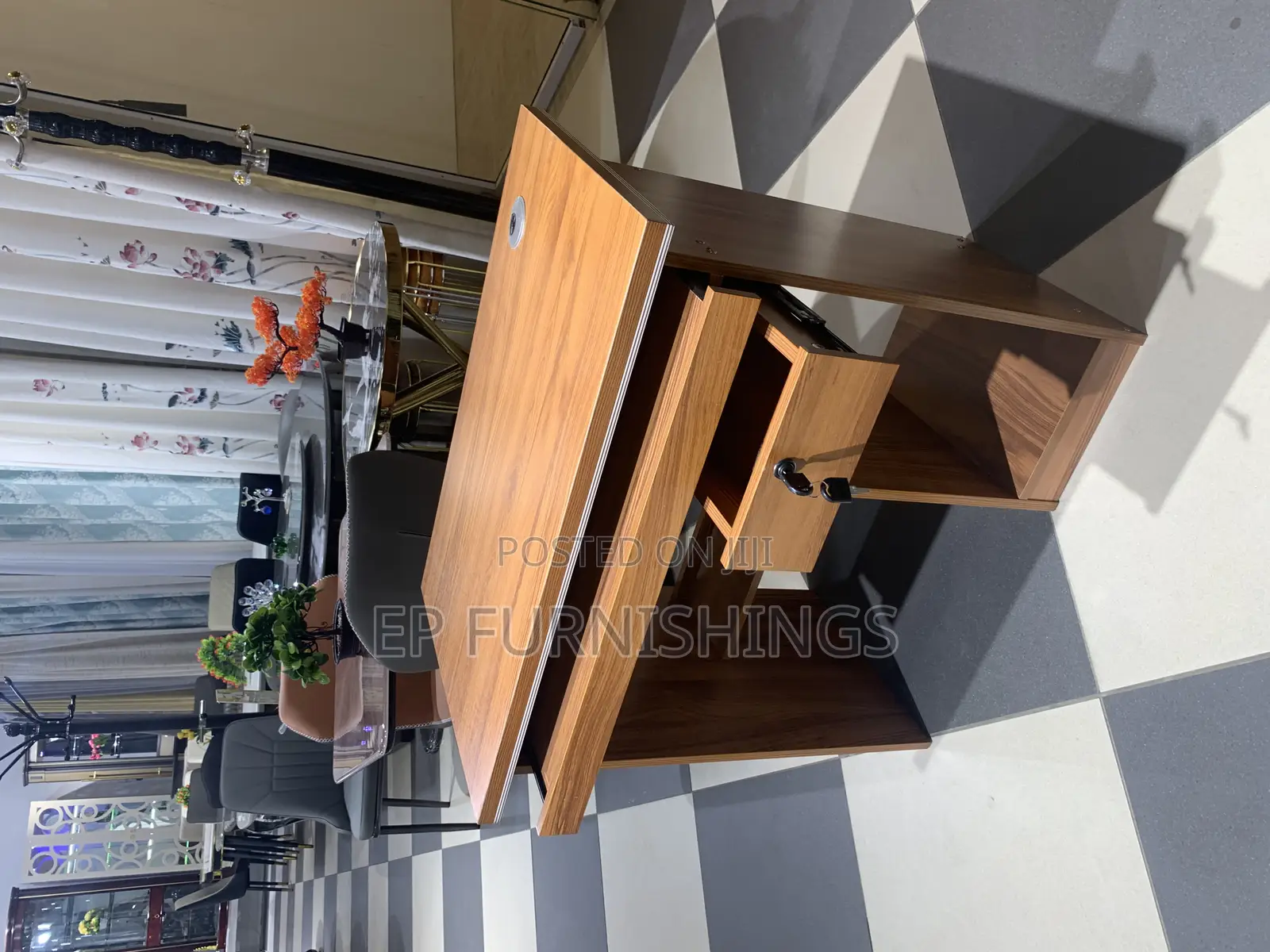 Computer Desk/ Table
